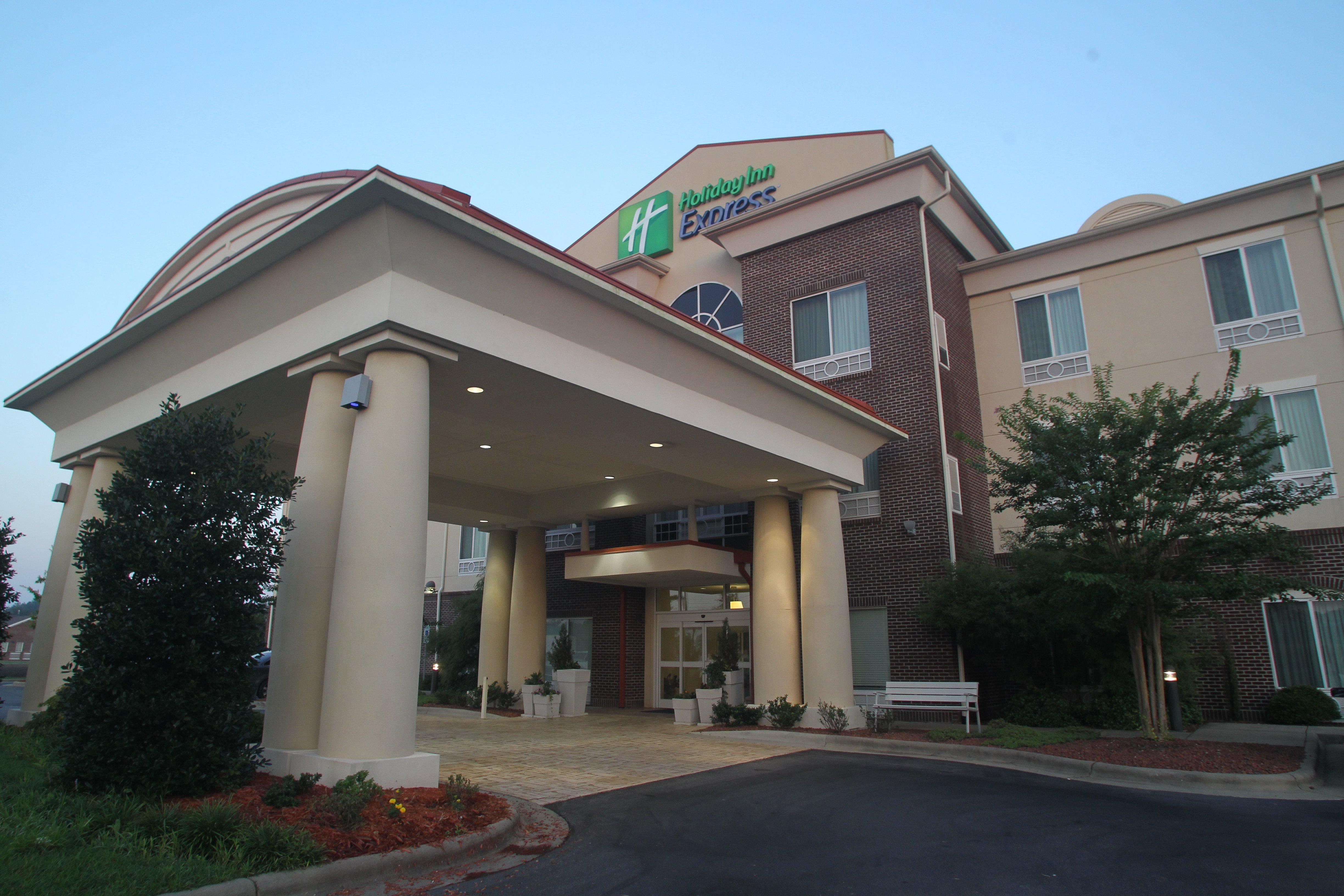 Holiday Inn Express Pembroke By Ihg Exterior foto