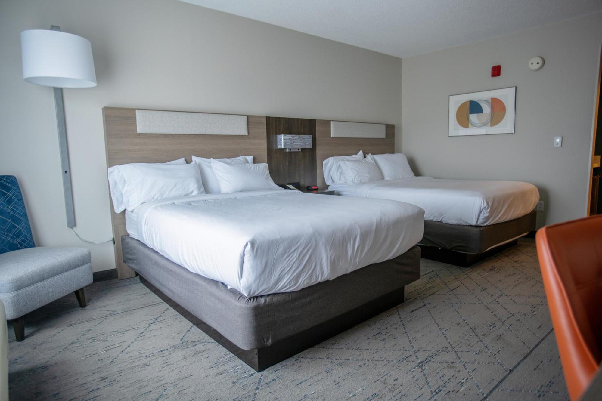 Holiday Inn Express Pembroke By Ihg Exterior foto