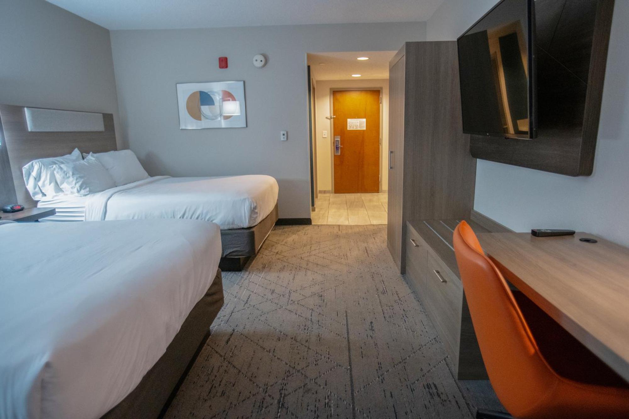 Holiday Inn Express Pembroke By Ihg Exterior foto