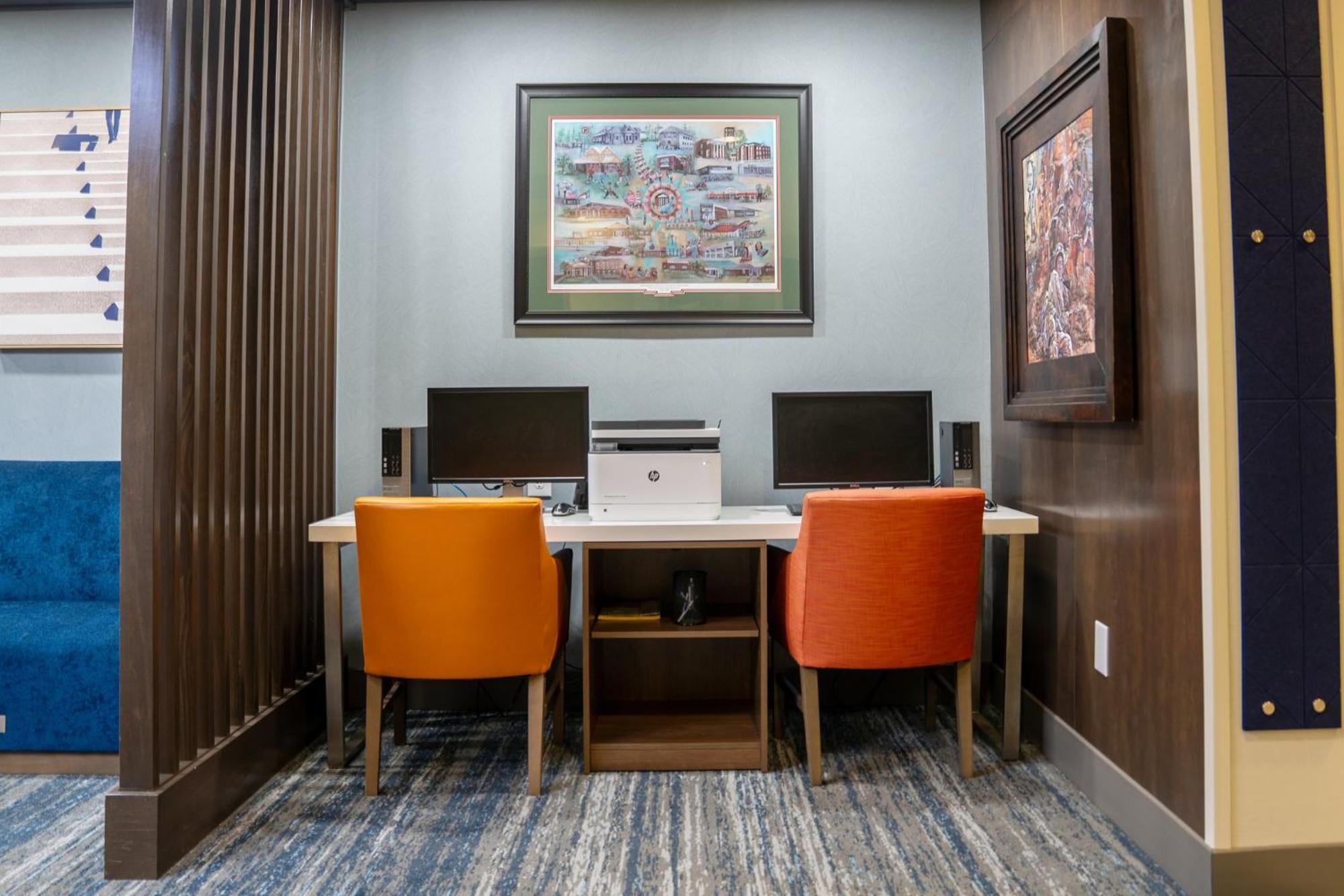 Holiday Inn Express Pembroke By Ihg Exterior foto