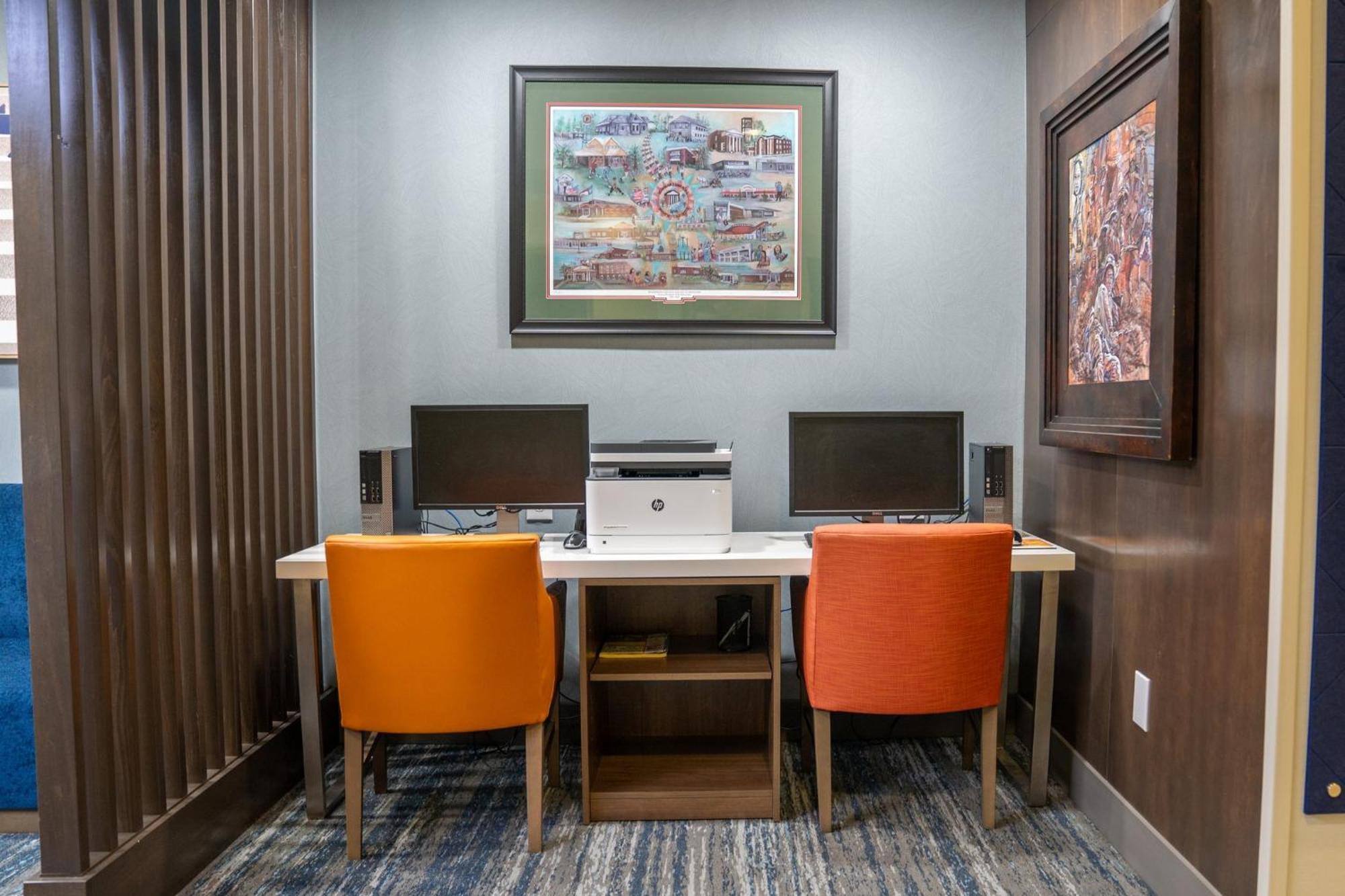 Holiday Inn Express Pembroke By Ihg Exterior foto