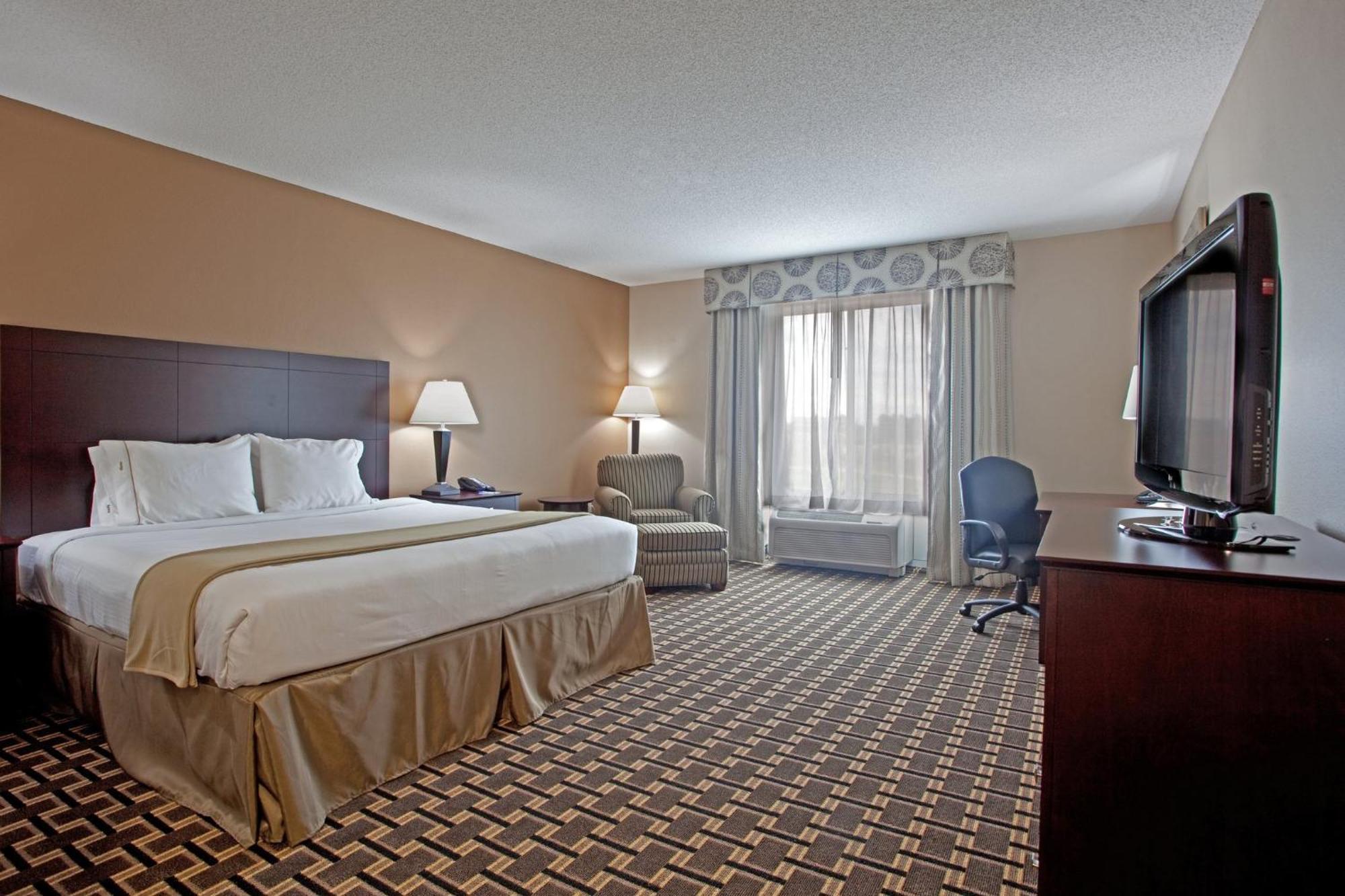 Holiday Inn Express Pembroke By Ihg Exterior foto